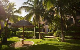 Loft With Pool - A Few Steps From The Beach!